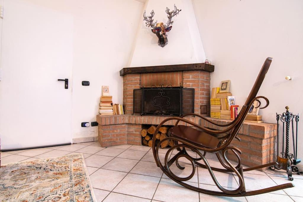 Apartamento Casolara: Ospitalita Su Misura Castello di Serravalle Exterior foto