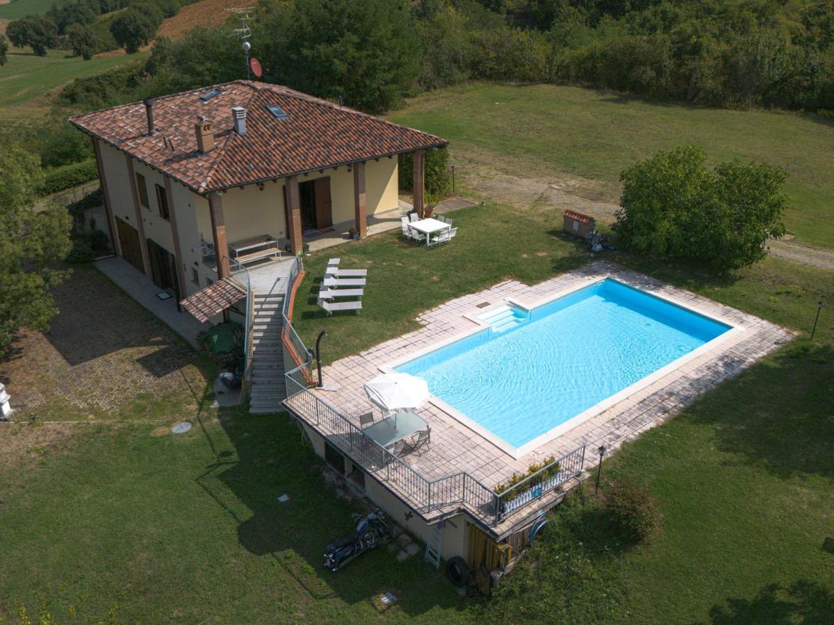 Apartamento Casolara: Ospitalita Su Misura Castello di Serravalle Exterior foto